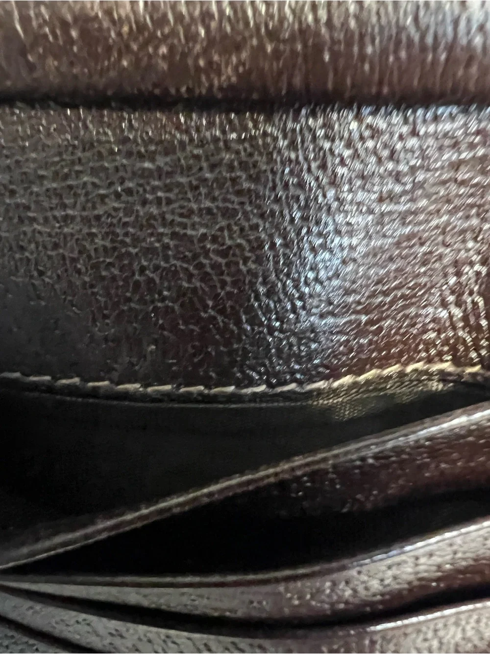 Gucci Abbey D-Ring Compact Wallet